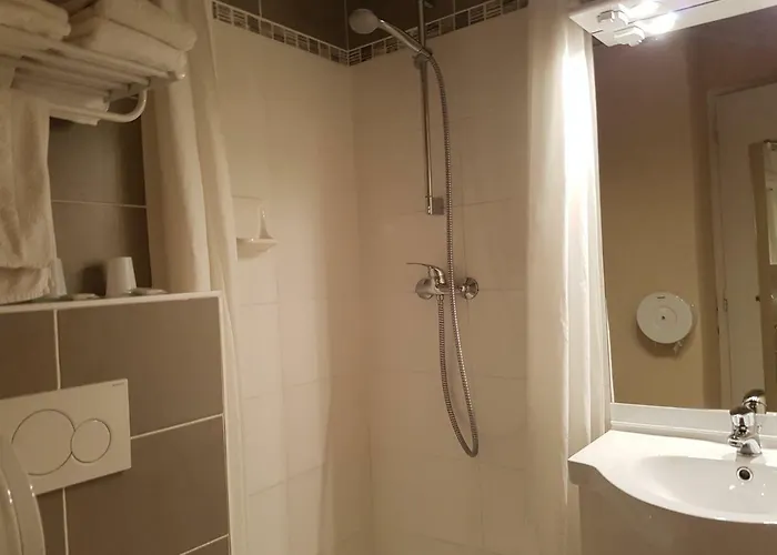 Du Centre فندق لورد