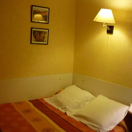Du Centre Hotel *
